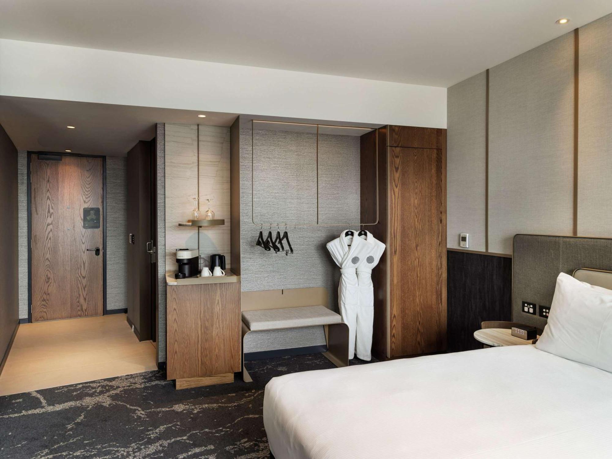 Pullman Auckland Airport Hotel Екстериор снимка A room at the hotel