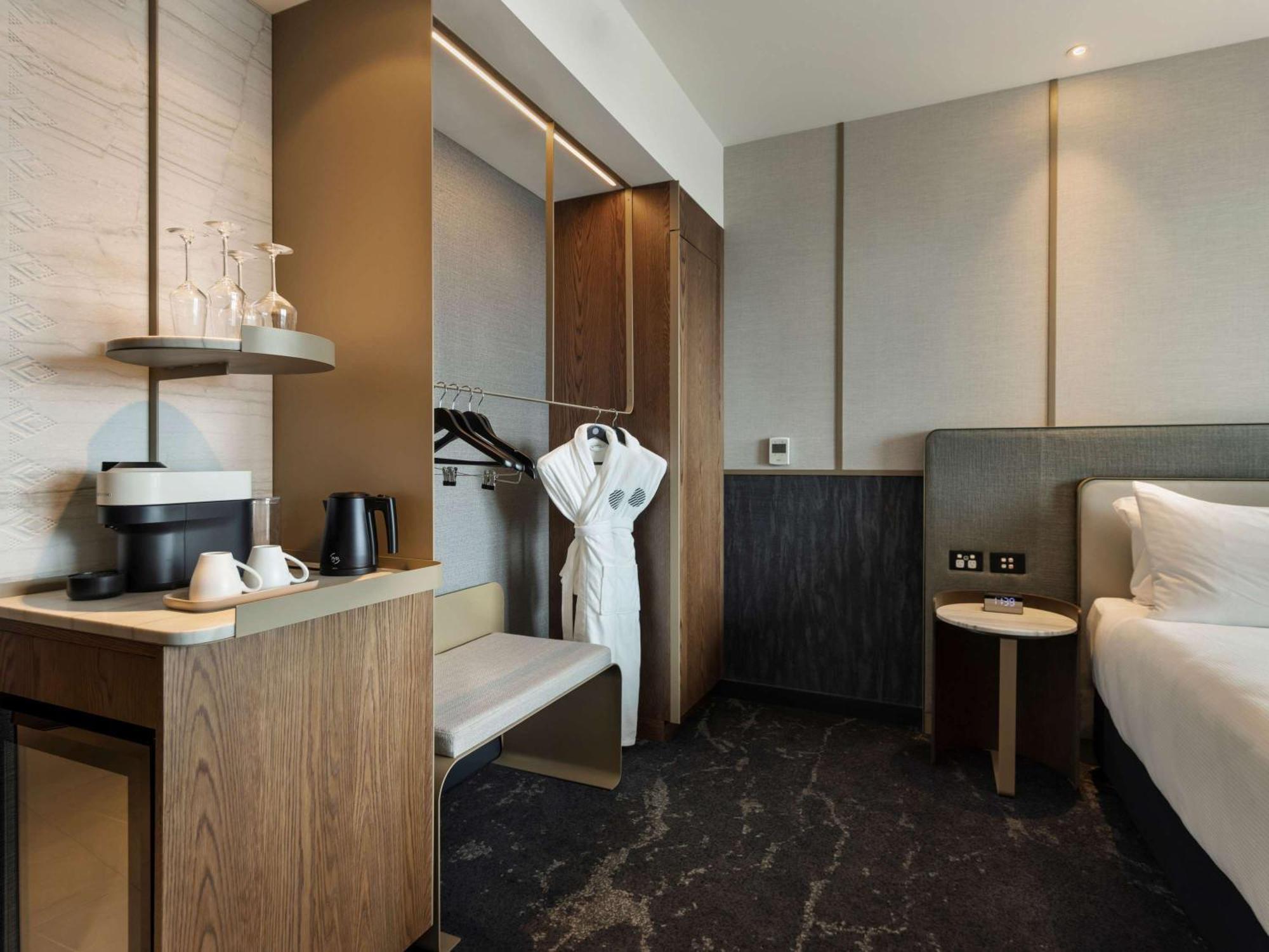 Pullman Auckland Airport Hotel Екстериор снимка Deluxe Room
