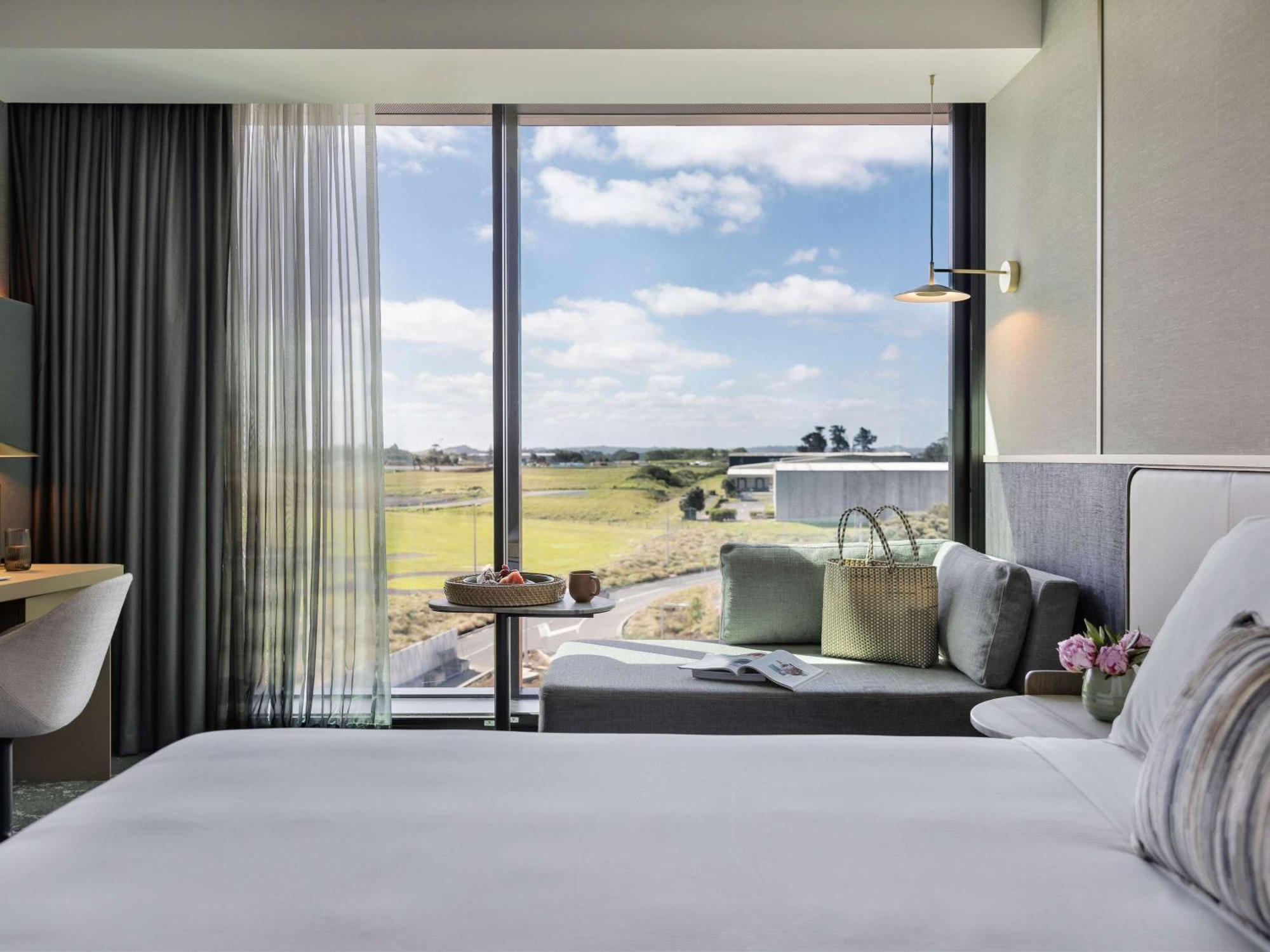 Pullman Auckland Airport Hotel Екстериор снимка A room at the hotel