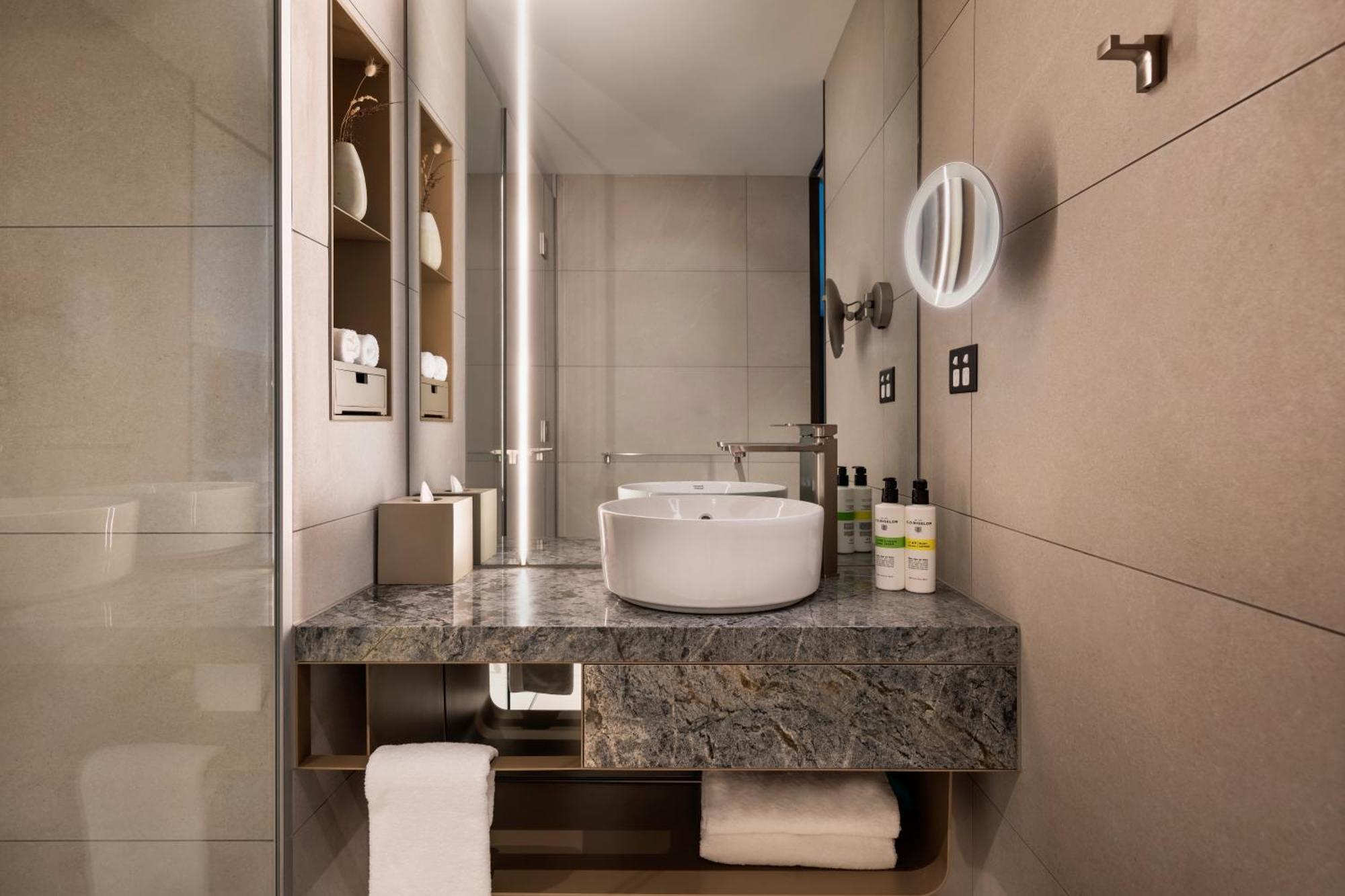 Pullman Auckland Airport Hotel Екстериор снимка Bathroom