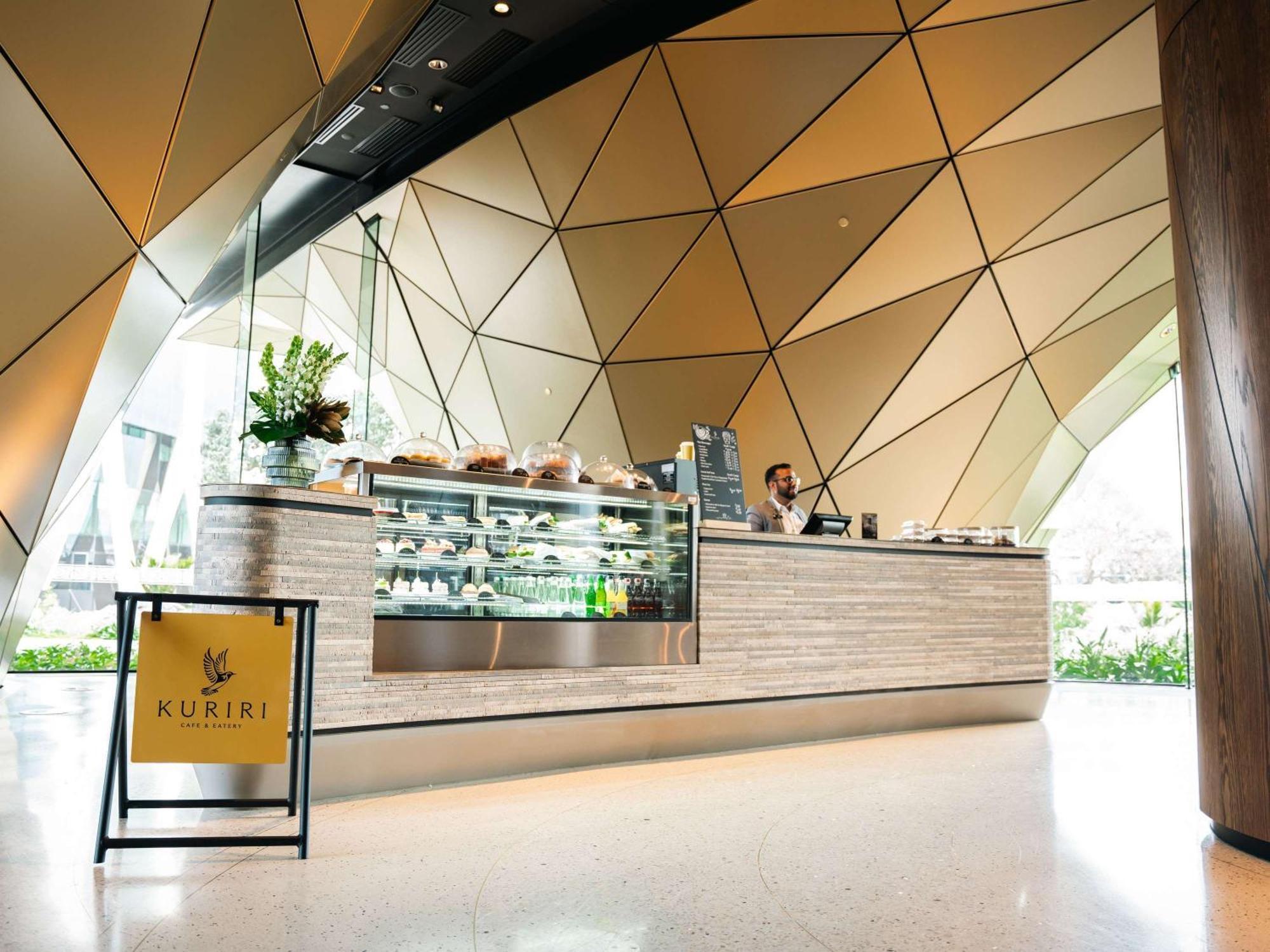Pullman Auckland Airport Hotel Екстериор снимка KURIJI