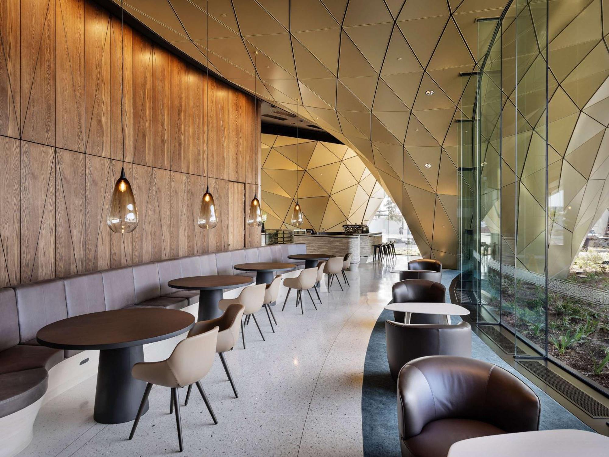 Pullman Auckland Airport Hotel Екстериор снимка The interior of the lounge