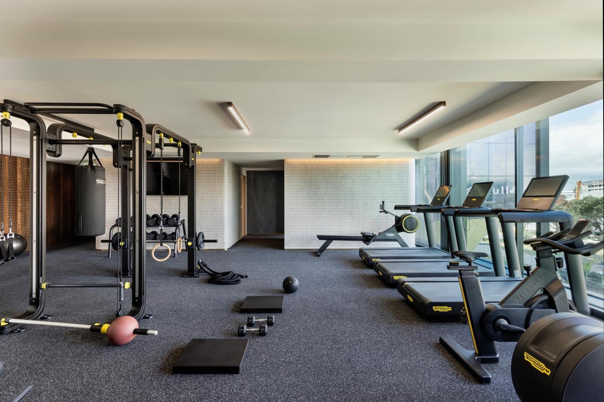 Pullman Auckland Airport Hotel Екстериор снимка The gym at the hotel